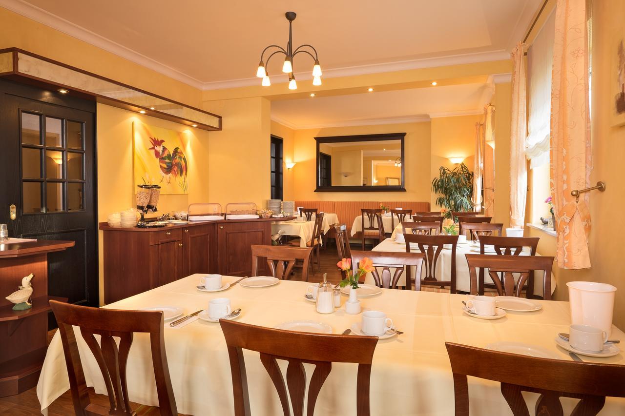 Hotel Heuboden Umkirch Kültér fotó