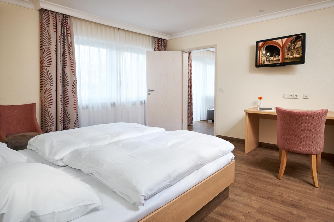 Hotel Heuboden Umkirch Kültér fotó